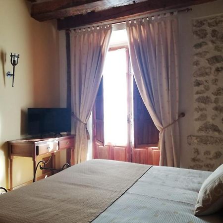 El Rincon Hotel Cuellar Ngoại thất bức ảnh