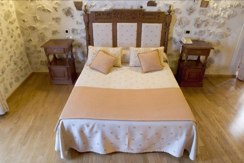 El Rincon Hotel Cuellar Ngoại thất bức ảnh