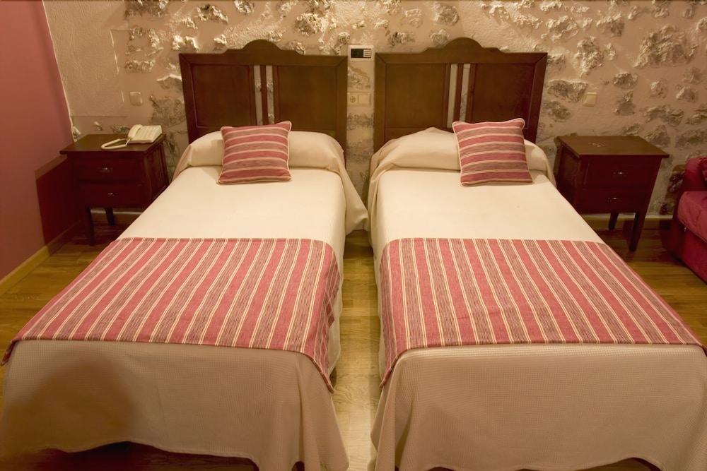 El Rincon Hotel Cuellar Ngoại thất bức ảnh