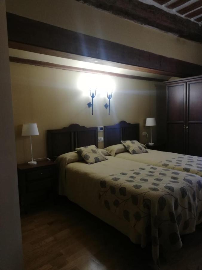El Rincon Hotel Cuellar Ngoại thất bức ảnh
